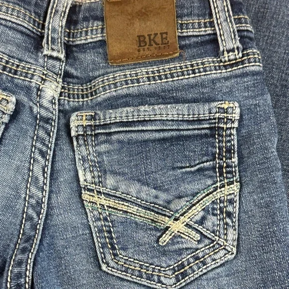 BKE “ CONNER” boot cut leg blue jeans  size 6 - Picture 12 of 14